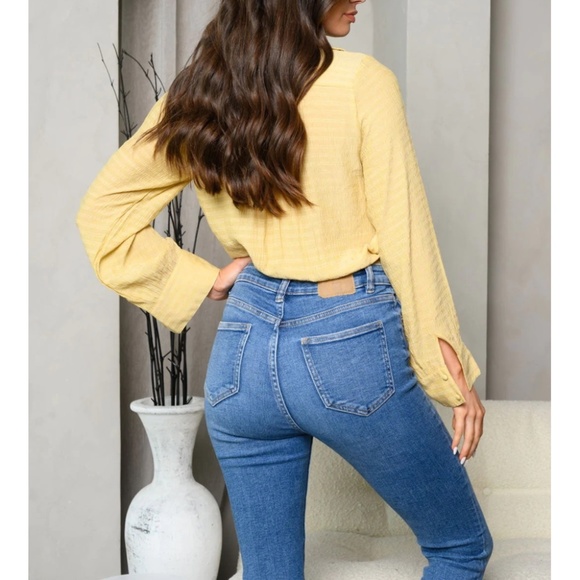 Yellow Long Sleeve V Neck Collar Surplice Bodysuit Sizes: Medium - Picture 5 of 8